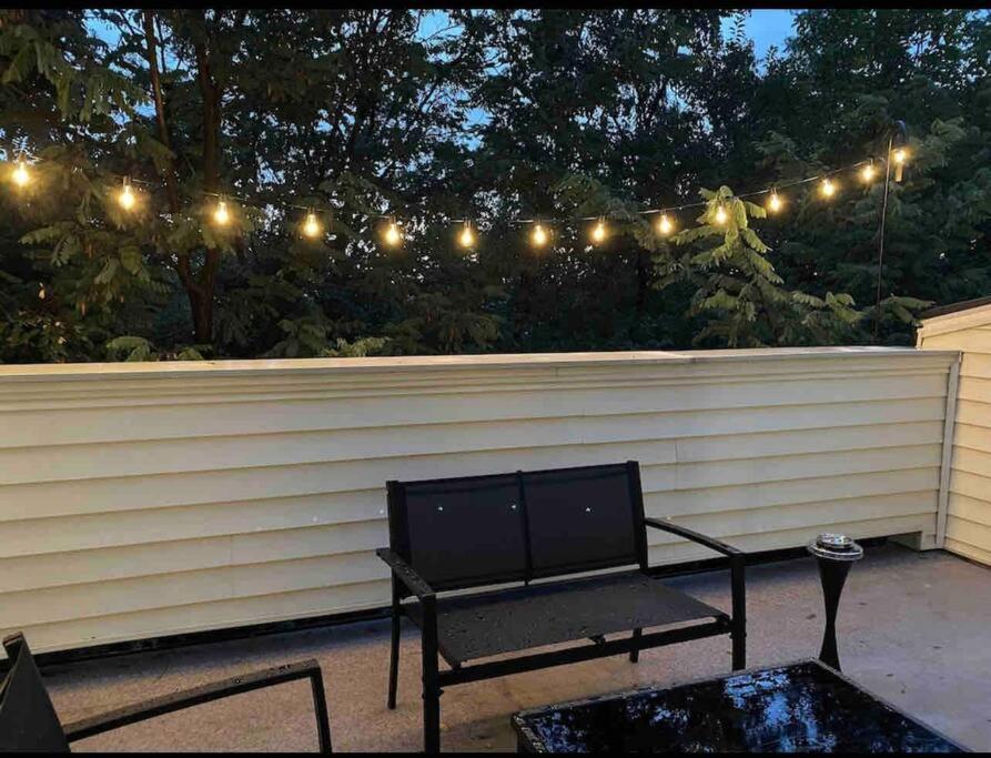Gorgeous Modern 4-level 4bdr In Location Parking Included Free Cancellation